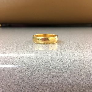 Gorgeous 22K, solid heavy band, Royal Dubai Jewellers, 5.6mm, 8.8 grams, size 10